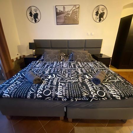 Vila Lucia - Apartman 1 เปิลเซน ภายนอก รูปภาพ